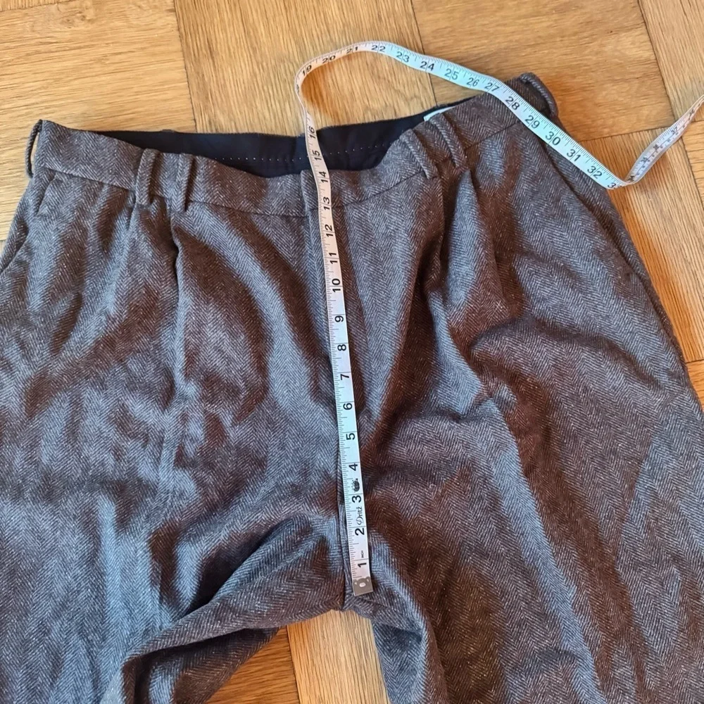 Banana Republic details brand